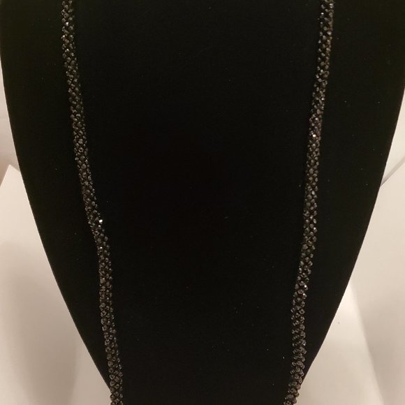 BLACK SPINEL RONDELLE FACETED 3 LAYERED NECKLACE - NWOT - Picture 3 of 10